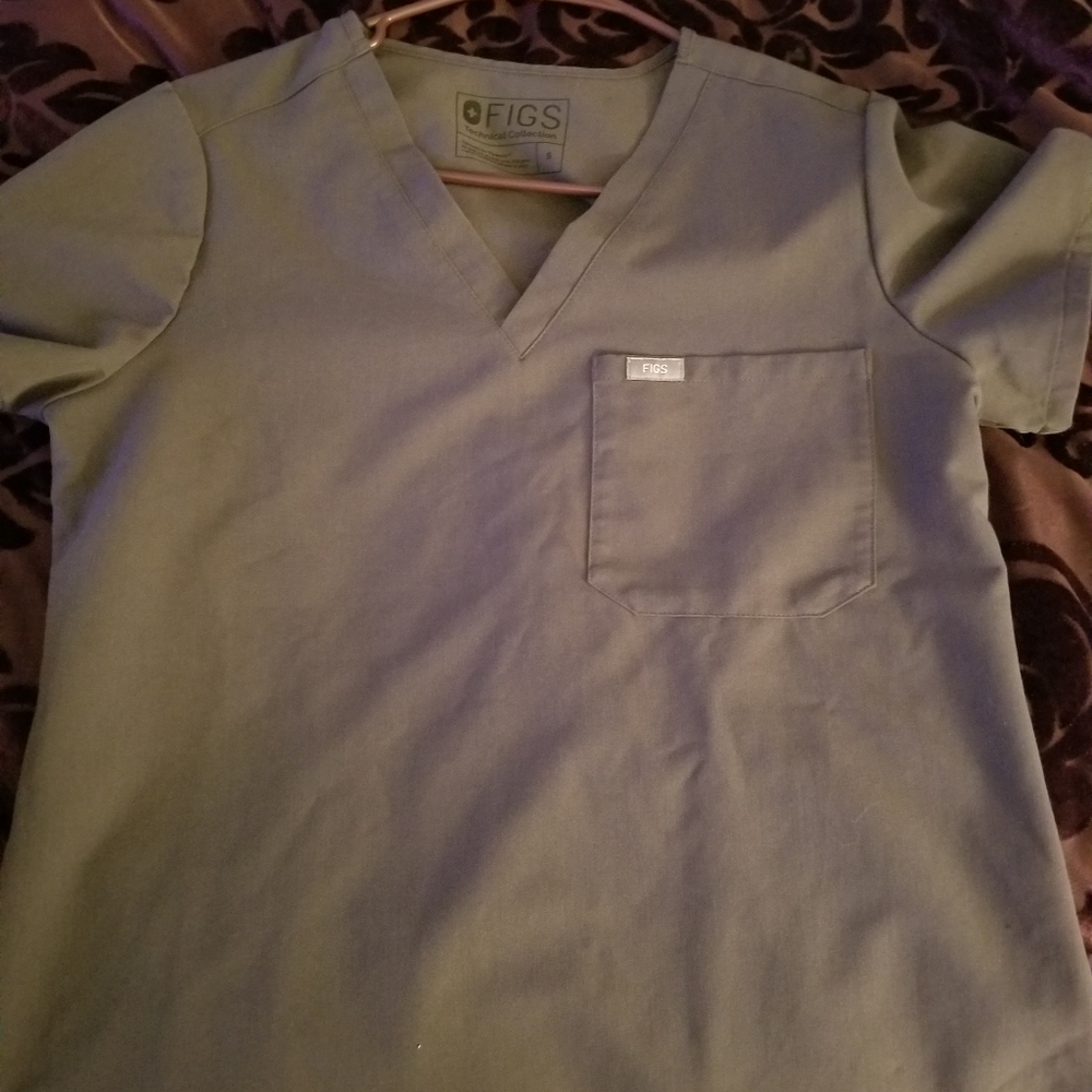 SM FIGS CHARCOAL CATARINA and MED RAFAELA TOP ONLY